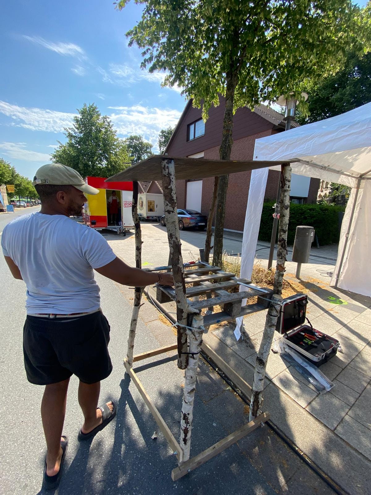 Setting up the demo shop at the summer festival